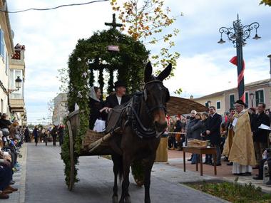 Les beneïdes de Son Macià acomiaden les festes de Sant Antoni i fan seves les arrels pageses d'aquest nucli manacorí 