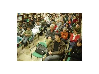 Najat El Hachmi, guanyadora del Premi Ramon Llull 2008, a la Biblioteca Pública de Manacor.