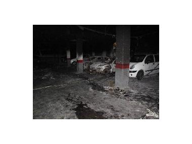 UN FERIT GREU I 50 HABITATGES DESALLOTJATS. 