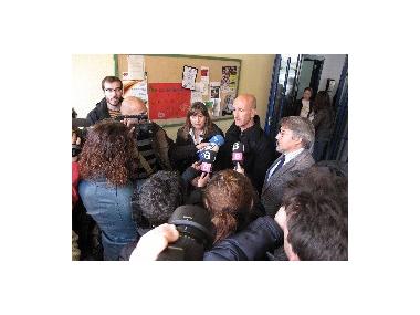 UN FERIT GREU I 50 HABITATGES DESALLOTJATS. 