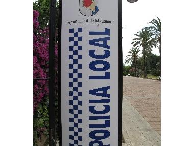 VISITA A LES DEPENDÈNCIES DE LA POLICIA LOCAL