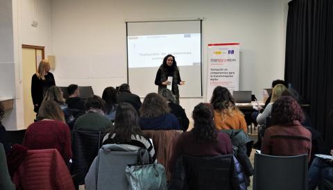 RESOLUCIÓ DE PROBLEMES COMPLEXOS A NA CAMEL·LA