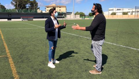 El delegat d'Esports, Artur Aguiló, i el tècnic d'instal·lacions esportives, Joan Pont. 