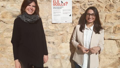 La directora de l'Escola Municipal de Mallorquí, Margalida Rosselló amb Llucia Serra. 
