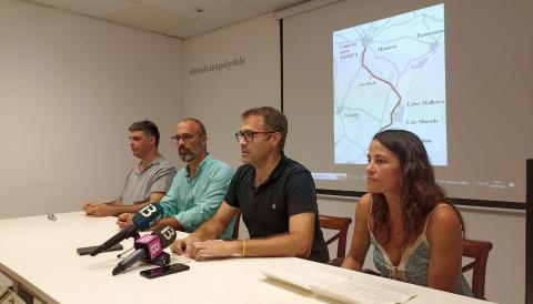 El batle de Manacor, Miquel Oliver, amb el batle de Felanitx, Jaume Monserrat, la presidenta de la SAM, Cristina Capó, i el gerent de la SAM, Francesc Grimalt aquest dimarts en roda de premsa. 