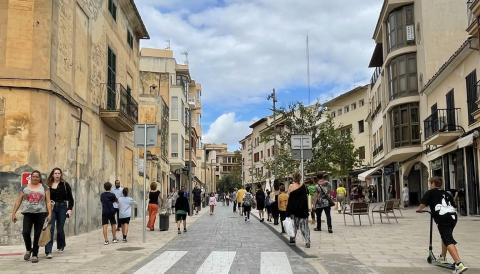 La plaça del Cós en una imatge recent després d'haver-se convertit en zona pacificada. 