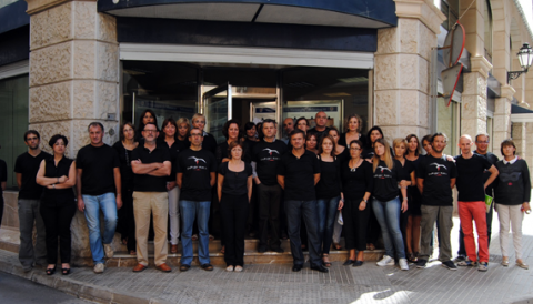ELS FUNCIONARIS DE L'AJUNTAMENT NO DESISTEIXEN DE LES SEVES REIVINDICACIONS