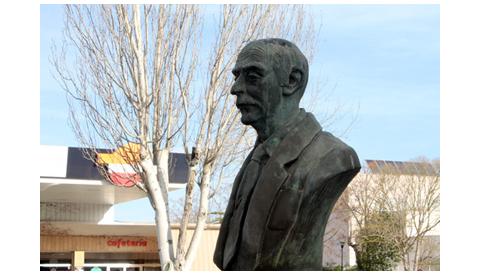 UN MOS D'ANTONI MUS: 