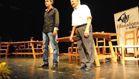 RECONEIXEMENT DE MÈRITS 2014  A L'ASSOCIACIÓ CULTURAL GLOSADORS DE MALLORCA