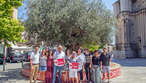 ENTREGA DELS DINERS RECAPTATS DINS LA CAMPANYA "MANACORITZAT"