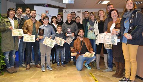 El Patronat de Sant Antoni, els Amics de Sant Antoni i l'Ajuntament entreguen els premis a les millors fotos, els millors mostradors i les millors façanes de Sant Antoni 2016
