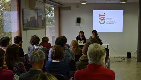 El Servei Lingüístic de Manacor celebra l'èxit de les 'Qüestions de Llengua' amb la publicació d'un llibre