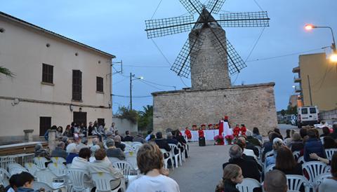 El ball dels Nanets i el pregó d'Antoni Ferrer donen el sus a les festes del barri de Fartàritx, que continuen fins el 8 de maig