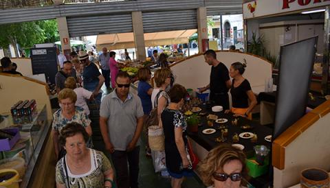 El ‘Vermutejant’ cita els dissabtes a la plaça de ses Verdures els amants dels bons productes, la gastronomia, la música i el vermut