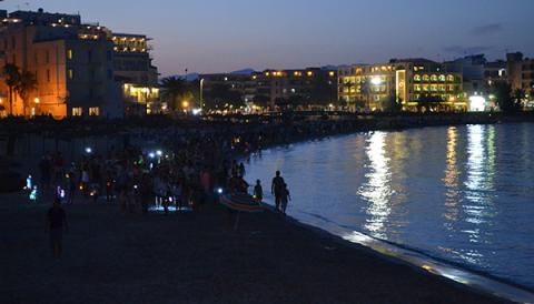 Les llanternes il.luminen la part més tradicional de les festes de s'Illot