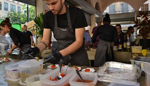 Els productes de la plaça de ses Verdures, la gastronomia i la música tornen a ser els protagonistes del 'Vermutejant' 