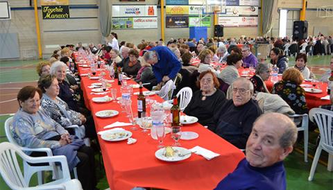El Dinar de Nadal de la Gent Gran de Manacor aplega vuit associacions de tercera edat i prop de 400 persones  
