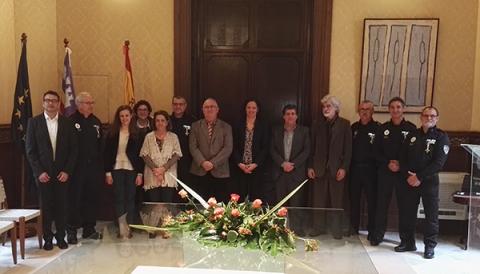 Sis policies locals de Manacor amb més de 30 anys d’experiència reben la medalla al mèrit policial