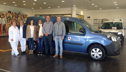 Una nova furgoneta elèctrica se suma a la flota de vehicles de l’Ajuntament i servirà al servei d’atenció domiciliària