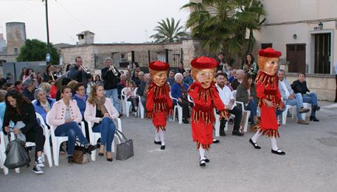 El ball dels Nanets i el pregó de l’amo en Miquel Circula fan lluir les festes de Fartàritx, que duren fins el 14 de maig