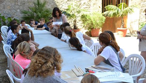 Mig miler d’escolars celebren a Manacor el Dia Internacional dels Museus i aprenen del passat a la torre dels Enagistes