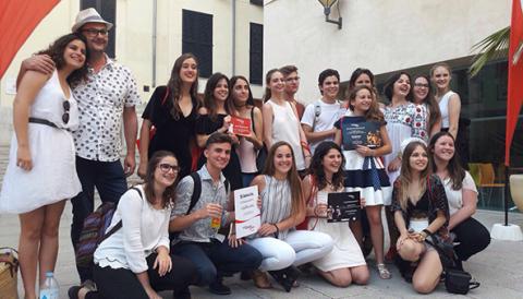 Els joves actors manacorins guanyen el premi al millor espectacle i al millor actor als Jaume Vidal i Alcover