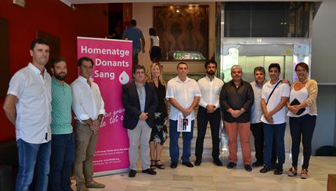 La Fundació Banc de Sang i Teixits ret homenatge a Manacor a més de 50 persones que han batut rècords de donació de sang