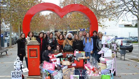 Els comerciants i l’Ajuntament animen tothom a fer-se fotos i felicitar el Nadal amb la campanya #nadaldecor