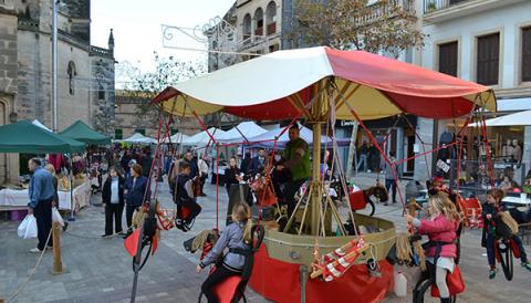 Els patges reials i Pare Noel s’aturen a Manacor per rebre els desitjos i les cartes de tots els nins i nines