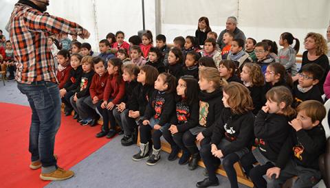 2150  escolars de tot el municipi participen de valent en molts dels preparatius de la festa de Sant Antoni