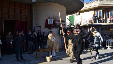 Les beneïdes de Son Macià reten homenatge a les arrels pageses del nucli i tanquen les festes de Sant Antoni a Manacor