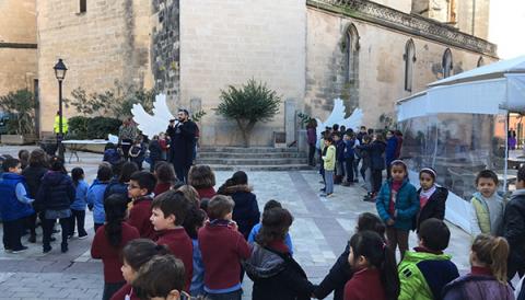 Una nova olivera al centre de vianants de Manacor commemora el Dia Escolar de la No-Violència i la Pau