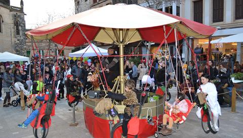 Les disfresses dels infants i joves de Manacor i els grups d’animació omplen la rueta i el centre de vianants