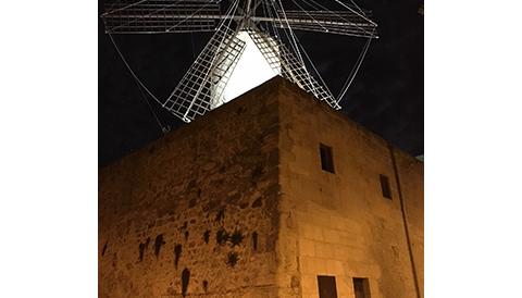 L’Ajuntament instal·la nova il·luminació als molins d’en Fraret i d’en Polit per destacar-ne el valor patrimonial