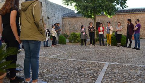 L'exposició 'Aquí sí que ho pots tocar' acosta encara més les peces del Museu d'Història de Manacor a l'accessibilitat