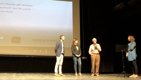La presentació del vídeo Manacor SOM-RIU va fer reviure l’emoció que envoltà la realització del mural