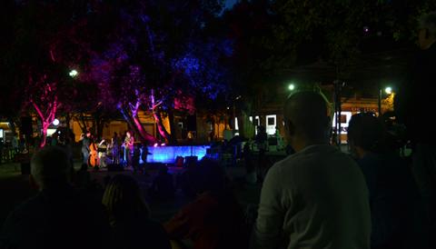 Els dos concerts del Jas Jazz ompliren la plaça de Ramon Llull de joves creadors i bona música per a tota la família 