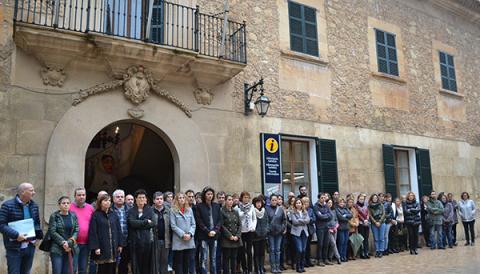Manacor fa un minut de silenci per homenatjar la darrera víctima de la violència masclista i rebutjar aquesta xacra