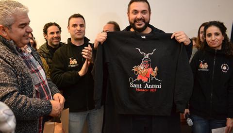 El Patronat fa pública la imatge que ja llueixen les dessuadores oficials de les festes de Sant Antoni 2019