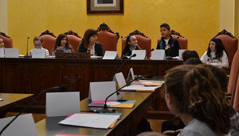 Els nous consellers i conselleres del Consell d’Infants prenen possessió amb l’objectiu de millorar el municipi