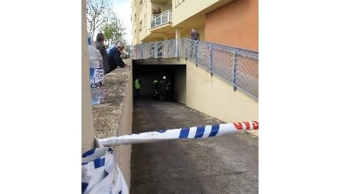 UN FERIT GREU I 50 HABITATGES DESALLOTJATS. 