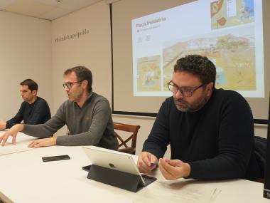El batle de Manacor, Miquel Oliver, amb el delegat de Medi Ambient, Sebastià Llodrà, i el tècnic de Medi Ambient, Antoni Pascual. 